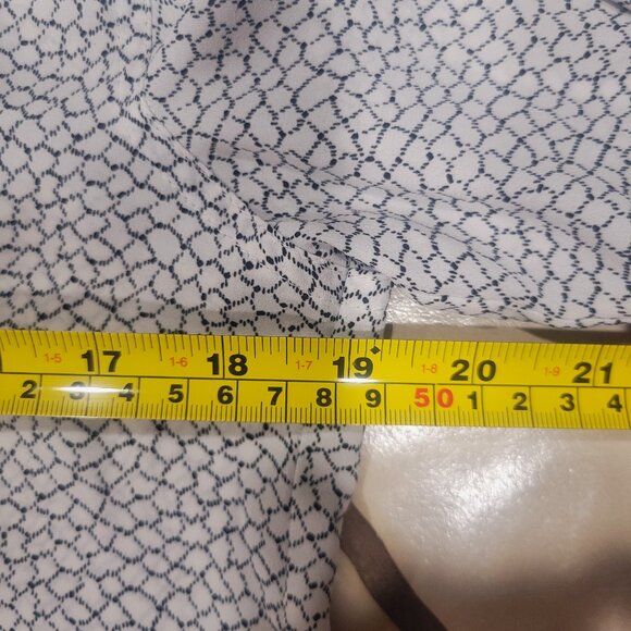 LOFT Women's White Black Abstract Print Button Up Roll Tab Sleeve Blouse - Sz - Picture 10 of 11